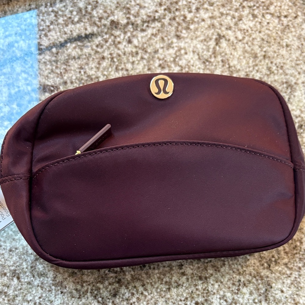 Lululemon  Pouch